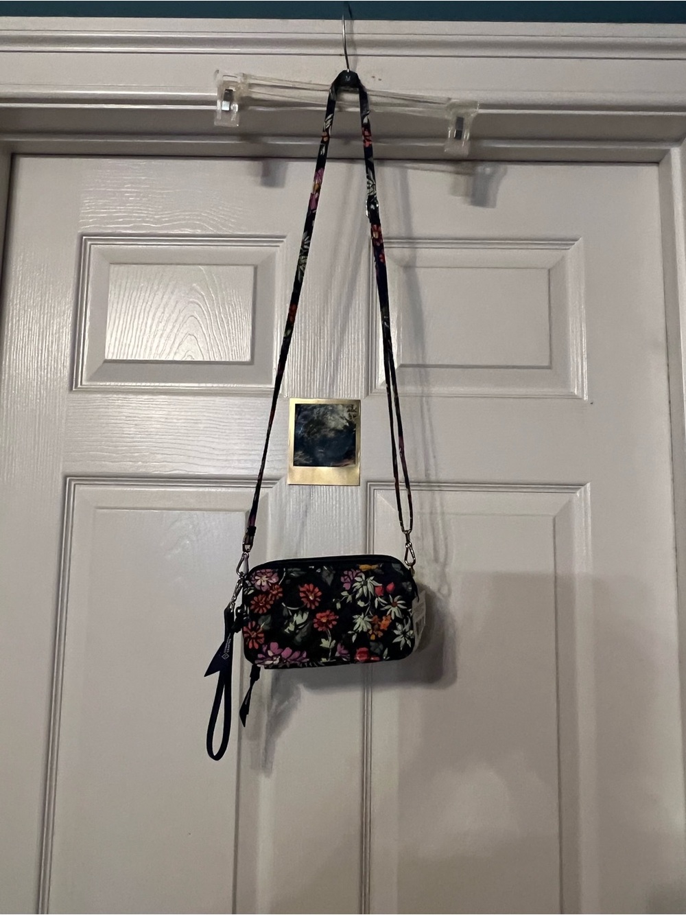 NWT! Very Bradley Dark Green Floral Crossbody Wristlet Bag -